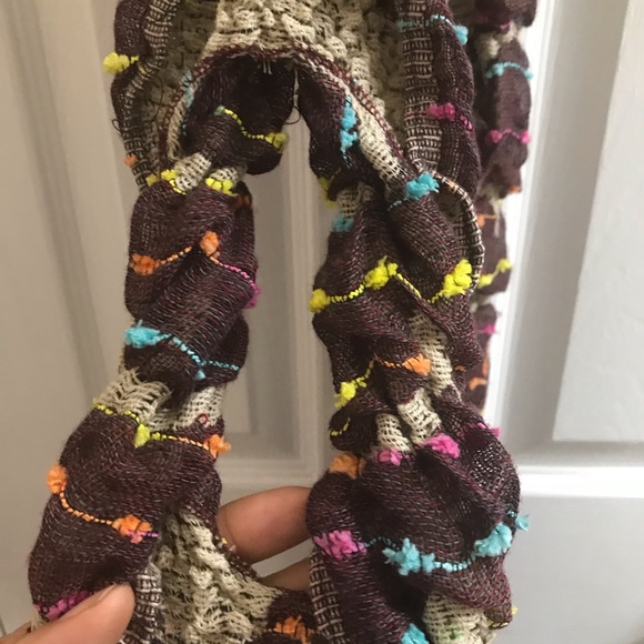 Brown scarf - Picture 5 of 6